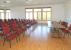 Večnamenska dvorana